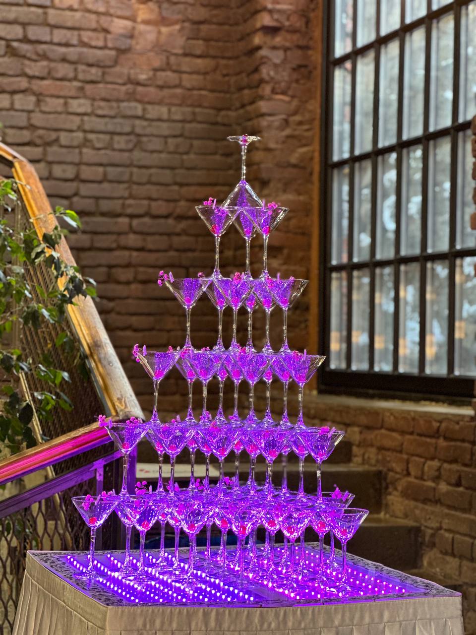 Пирамида из бокалов